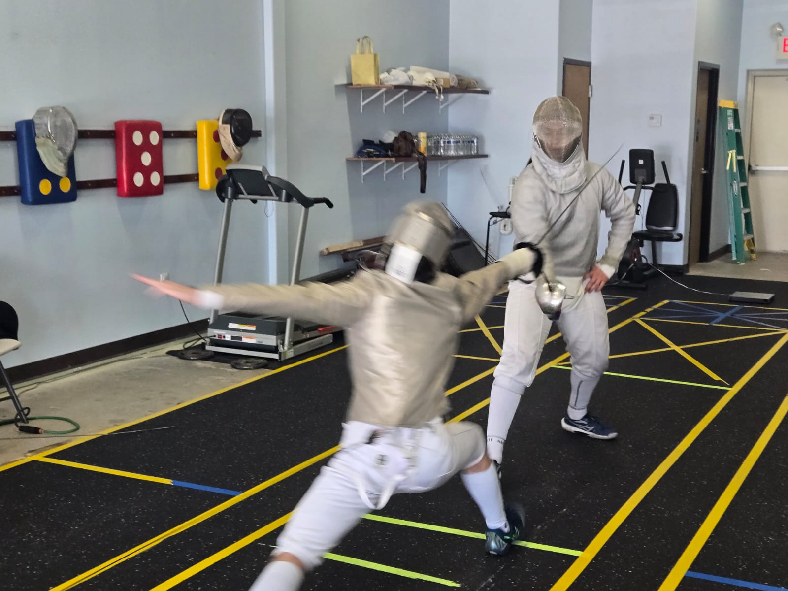 Sabre lunge attack